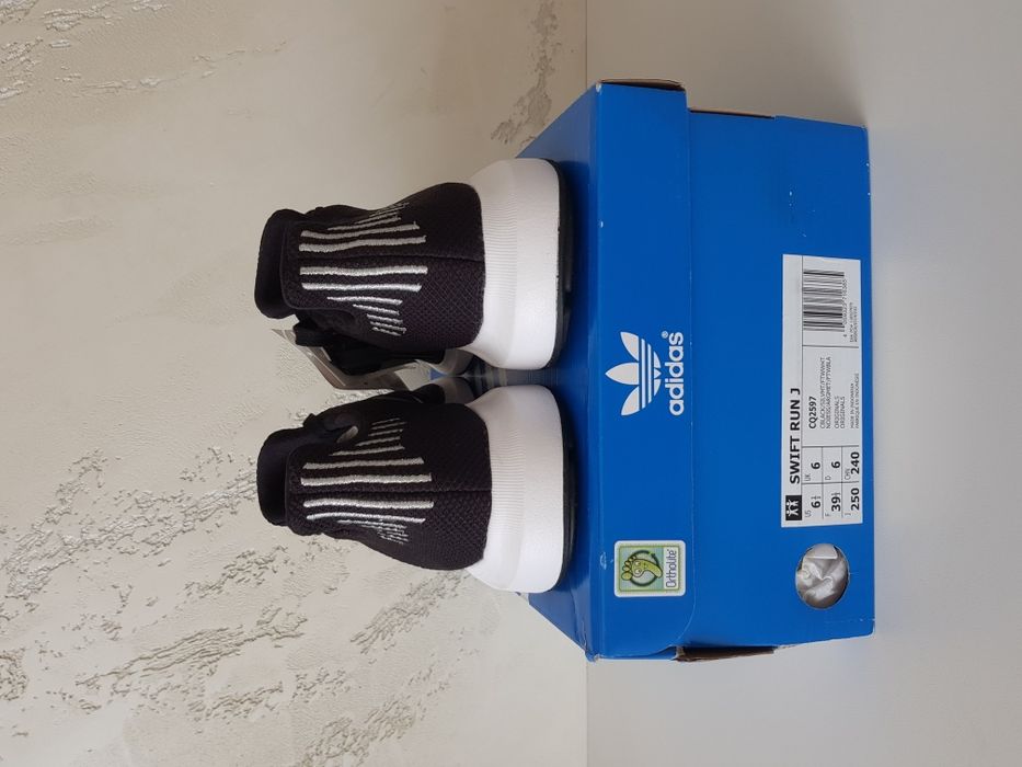Adidas Swift Run J CQ2597 Originali