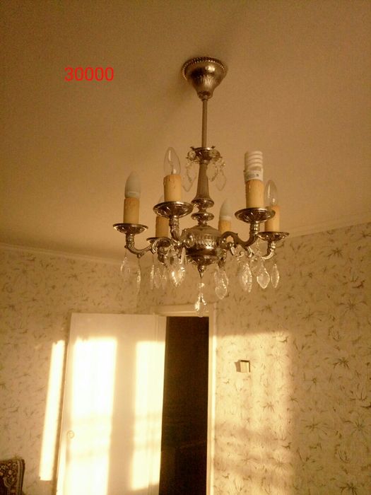 Люстра.        .