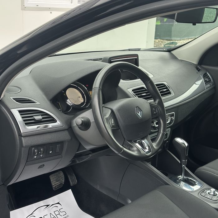 Renault Megane LIMITED 1.5 dCi 2015 Facelift Automat | RATE / TRANSPORT / NUMERE