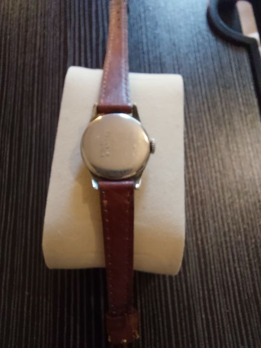 Часовник Doxa дамски