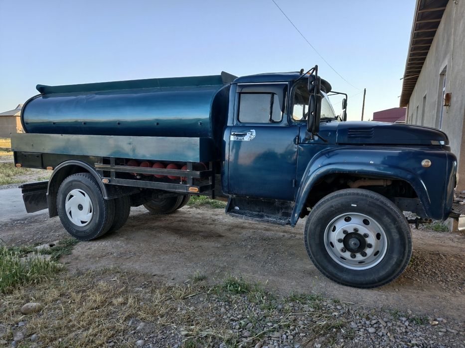 Zil 130 Vodavoz sotiladi. 1984 yil. Narxi telda kelishiladi