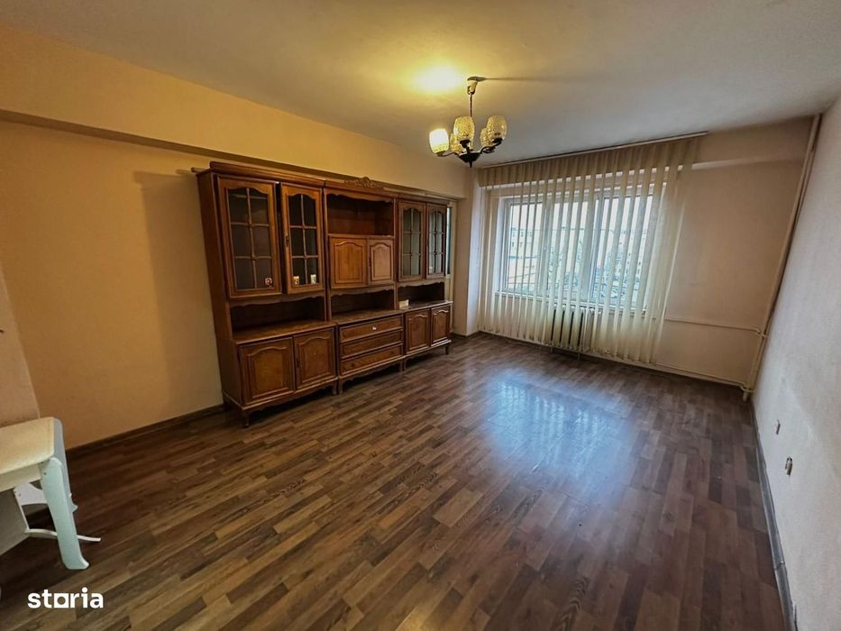 Apartament 3 camere Velenta