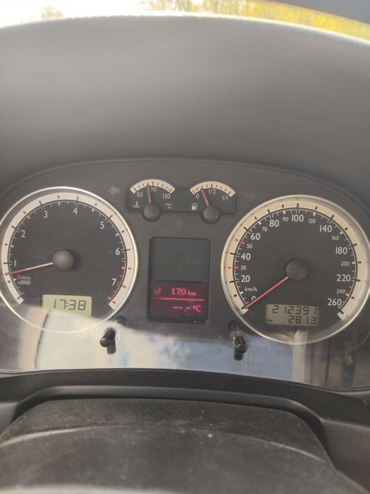 Vând vw bora 1.4 benzina an 2003 fara defecte cu fiscal pe loc