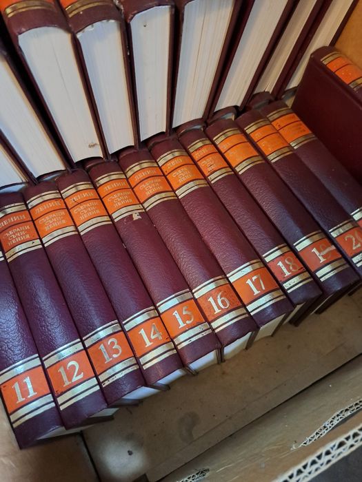Книги луксозно издание с твърди корици 55 тома