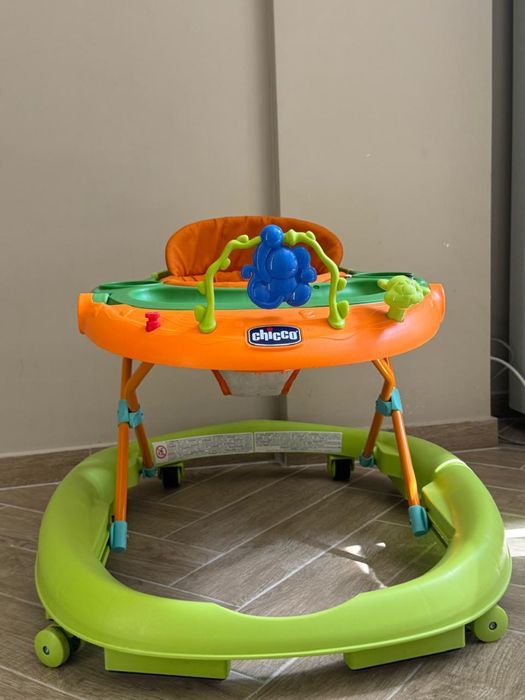 Ходунок продам в отличном состоянии Chicco