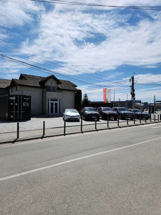 Inchiriez casa-spatiu comercial Ford