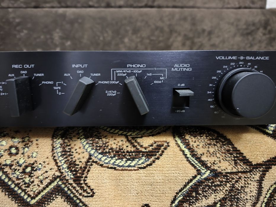 Предварительный усилитель Yamaha C-2X