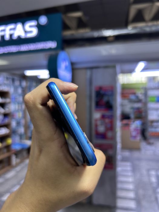 Vivo y20 64 gb.