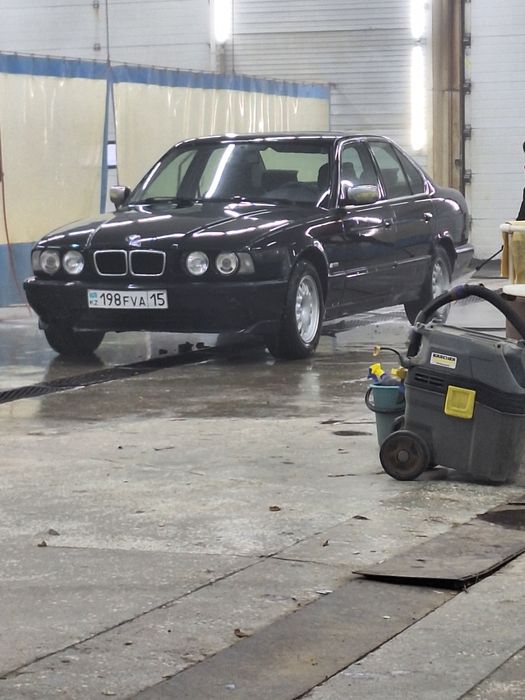 Продам машину бмв e34