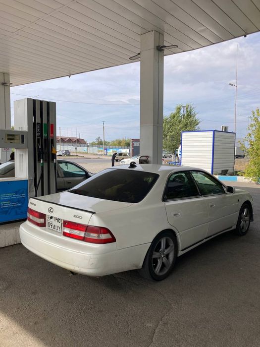 продам Lexus es300