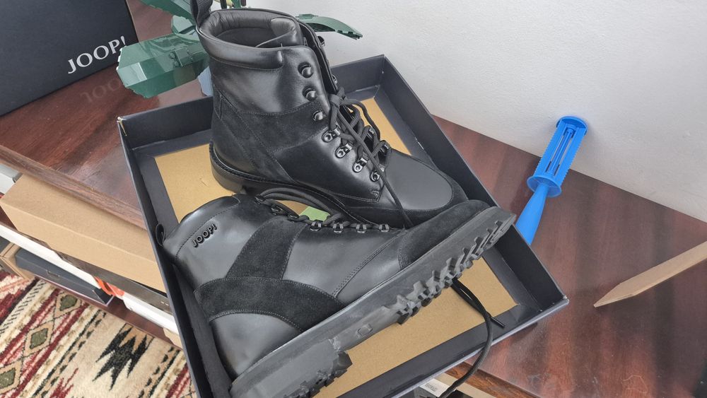 Ghete Joop piele naturala noi in cutie marimea 41  negru cadoul ideal