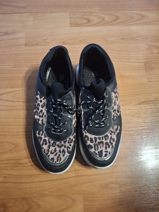 Обувки нови(не носени)