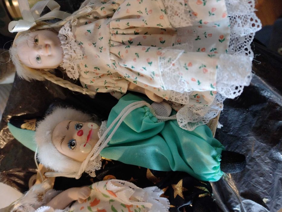 Порцеланови малки кукли