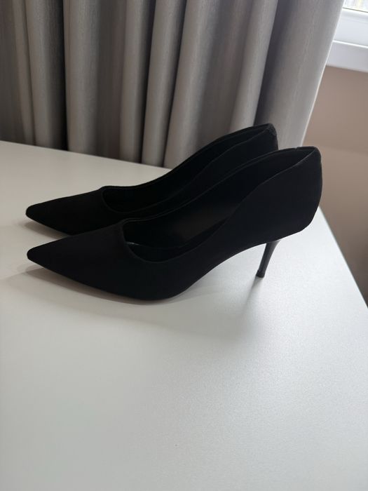 Продам замшевые туфли женские НОВЫЕ! 38 размер