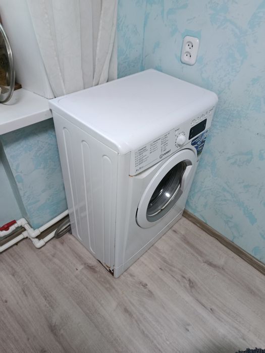 Indesit 6kg, не рабочая, самовывоз