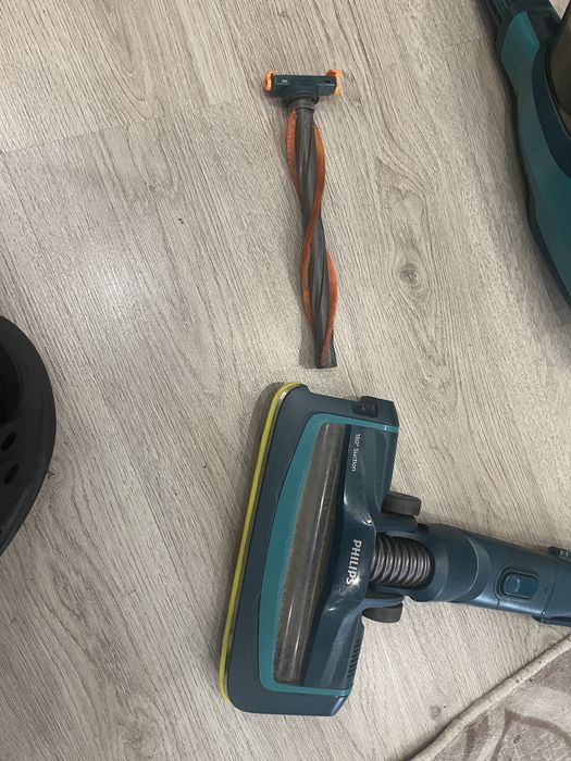 безжична прахосмукачка Philips FC6725