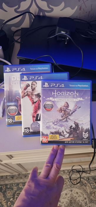 Продам Playstation 4