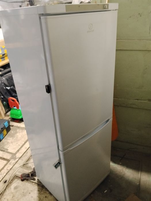 Холодильник рабочий