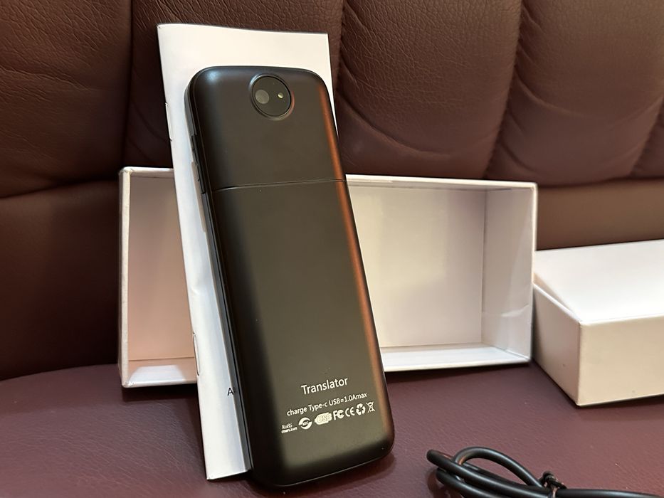 Чисто нов цифров преводач с изкуствен интелект, 136 езика, 8GB