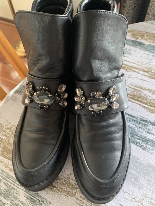 продам женские ботиночки