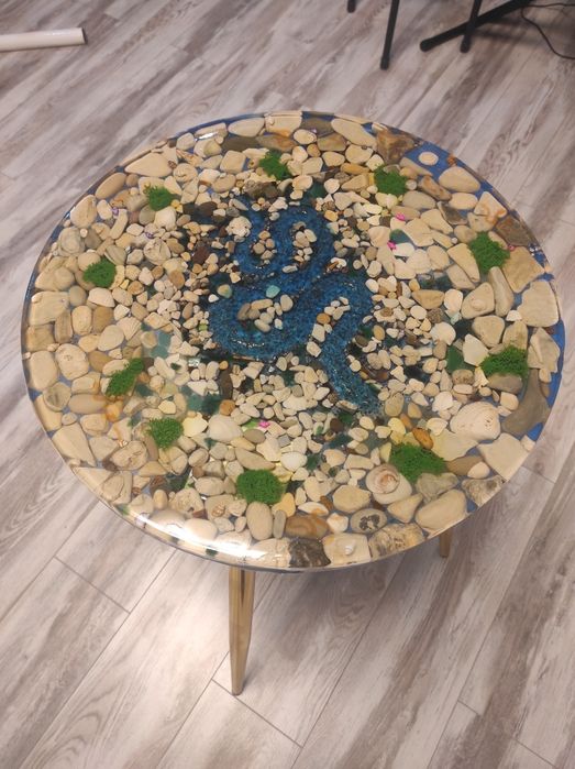 Журнальный столик