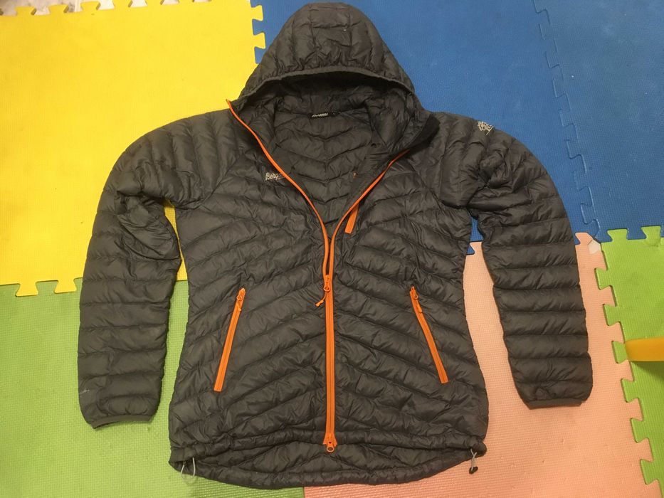 ''Bergans 5397 Slingsbytind Down''оригинално дамско пухено яке Л разм