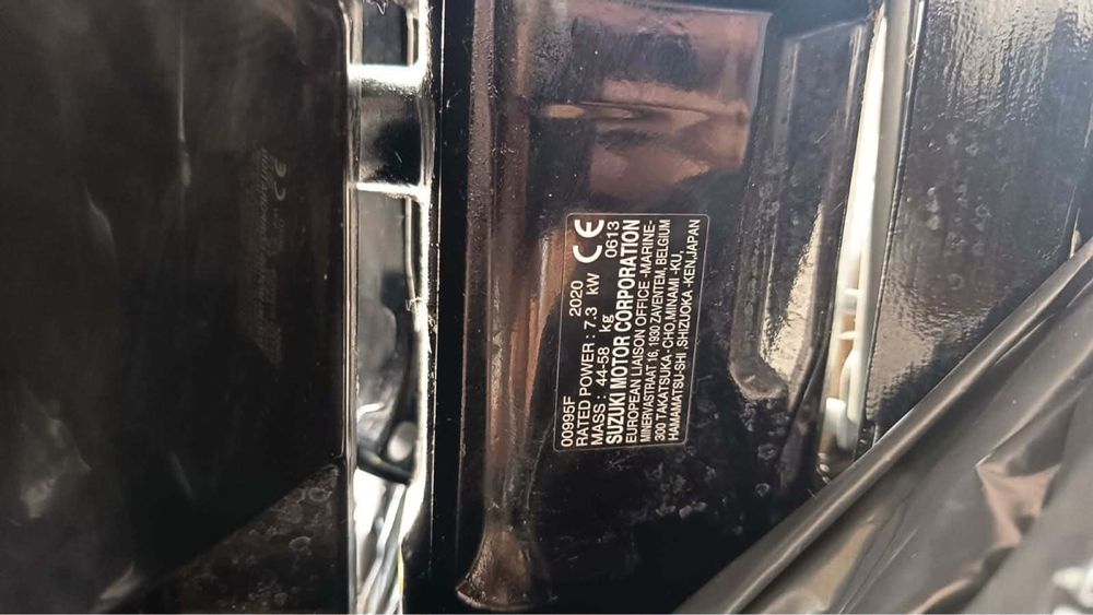 Motoare barca  mai multe modele in privat