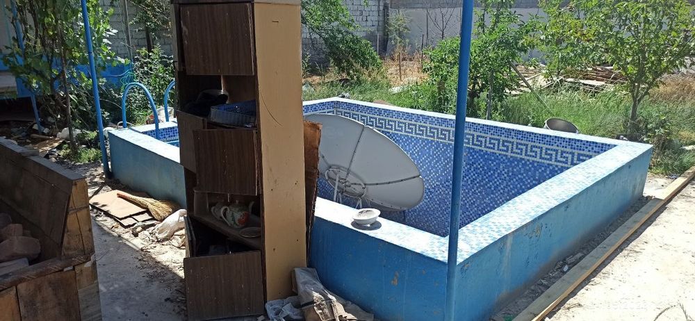 Участка каробка холатида сотилади