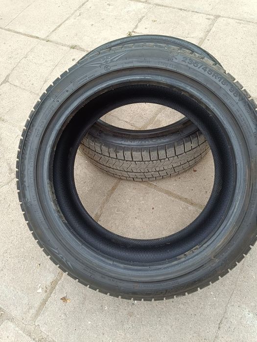 Triangle PL02 235/45/18 зимняя