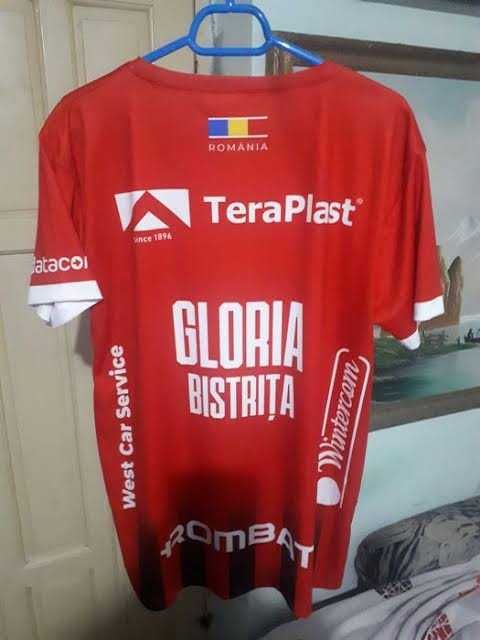 Tricou EHF Champions League Handbal Bistrita -- CASTIGATOARE SUPERCUPA ROMANIEI - Banii merg la un baiat bolnav.