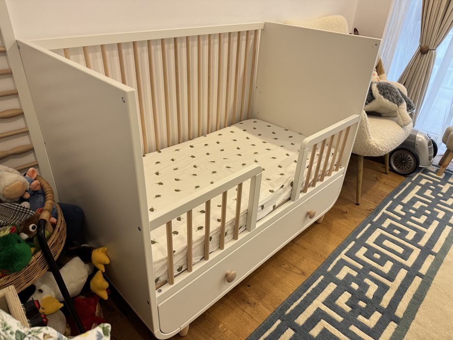 Pat Ikea MYLLRA alb si saltea SKONAST