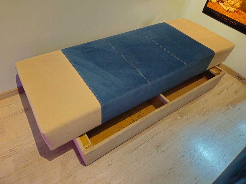 Vand canapea folosita, cu dimensiunea de 80x190 cm