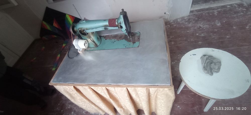 Савецкий shvenniy tikuv mashinasi sotiladi