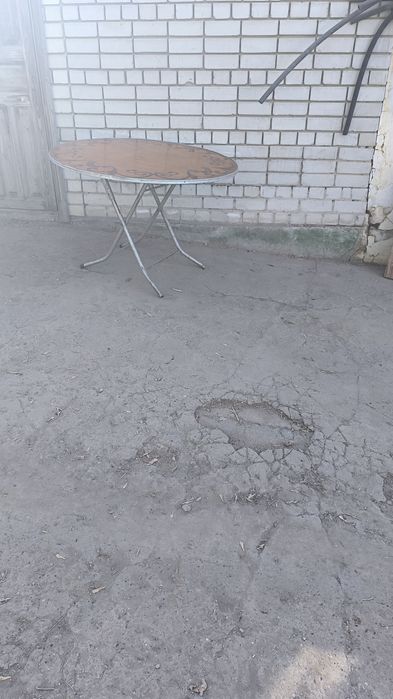 Продам стол на дачу