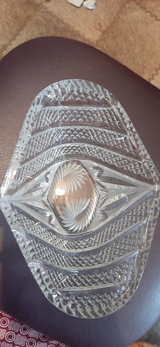Продам хрустальные конфетницу ,вазу
