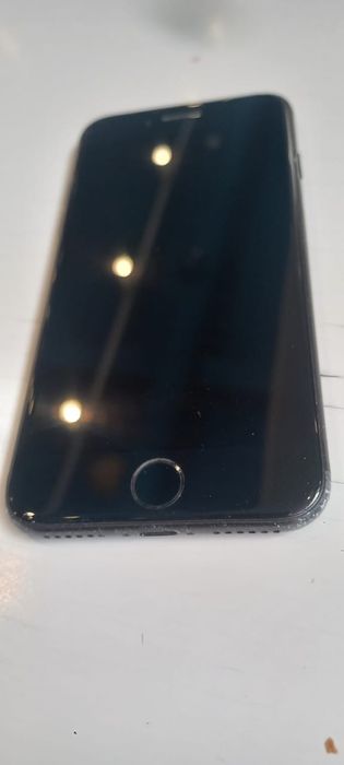 Продам аифон7 32гб за 10000тг