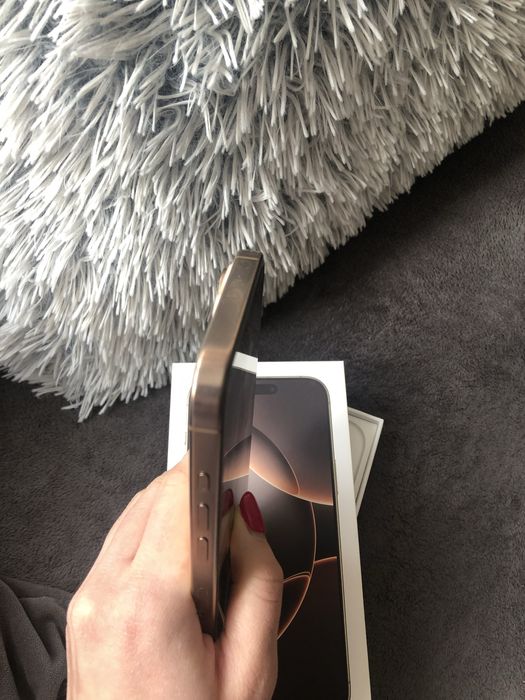 IPhone 16 Pro Max с гаранция