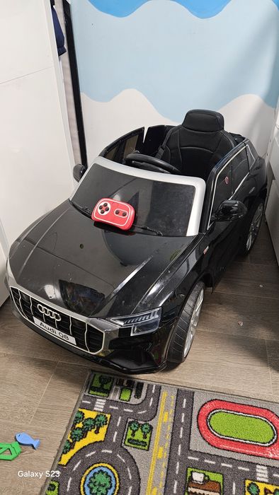 Детска електрическа кола Audi Q8
