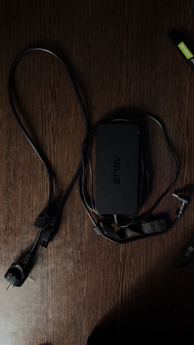 Laptop gaming HIGH-END ASUS TUF FX505DU: RYZEN 7, 32GB RAM, GTX 1660TI