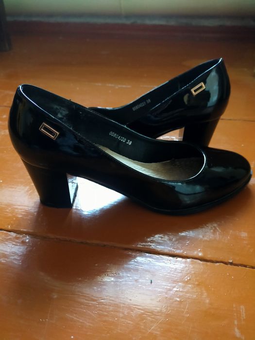 Туфли 38 размер !!