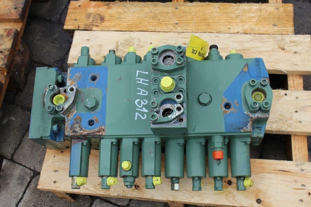 distribuitor hidraulic excavator liebherr a312