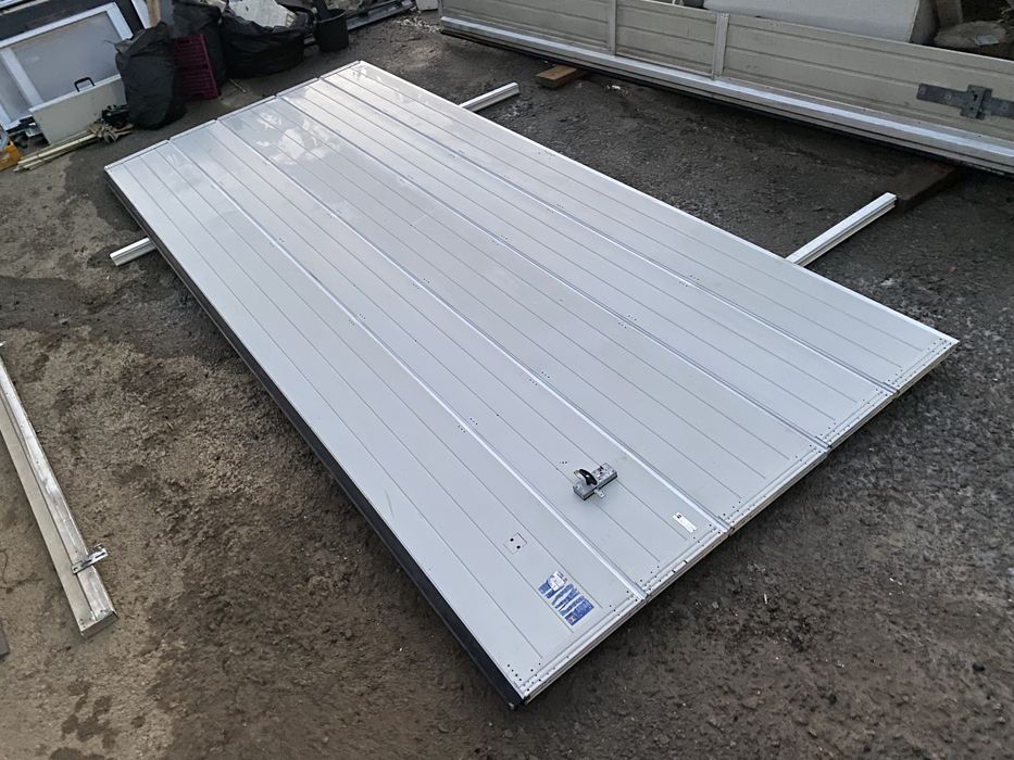 USA SECTIONALA INDUSTRIALA poarta hala garaj H 220 x L 504 Hormann