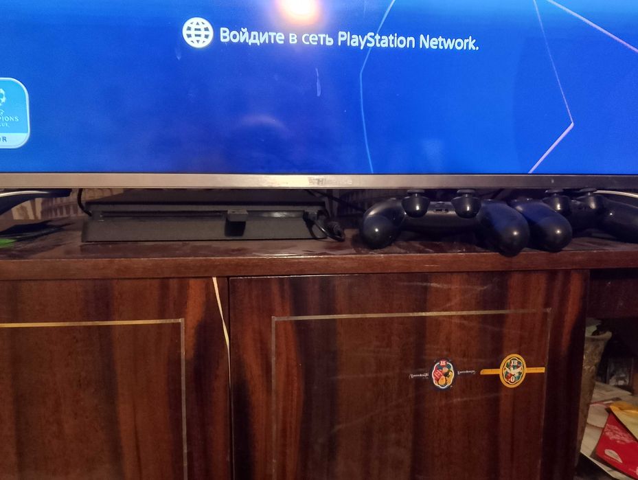 Продам PS4 Slim 1TB