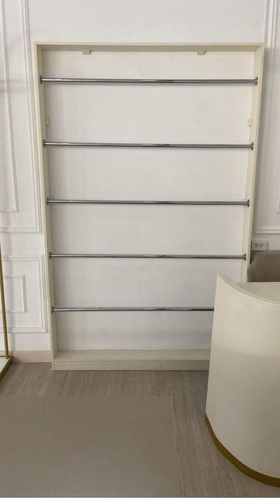 Мебели для магазина одежды