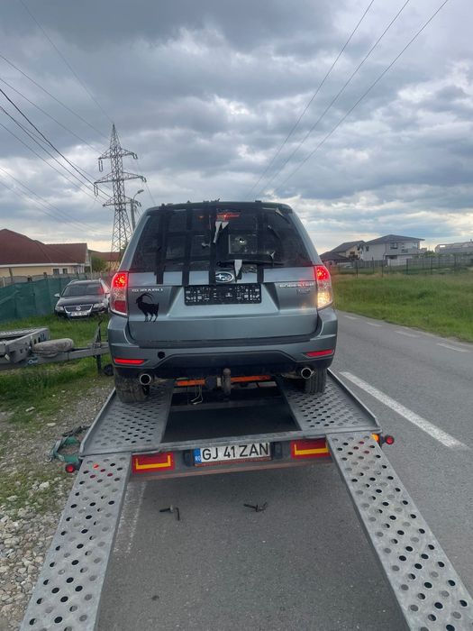 Dezmembrez subaru forester