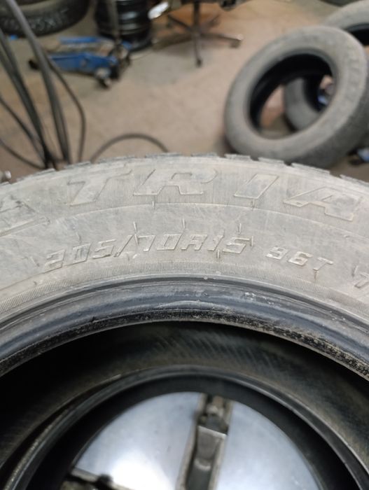 205/70/15  продам две шины