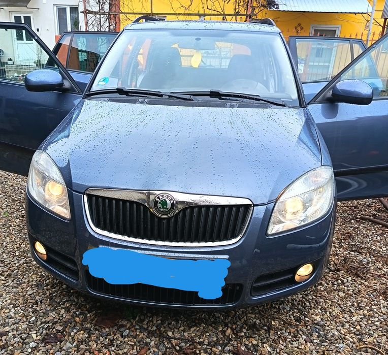 Vând Skoda fabia 2010