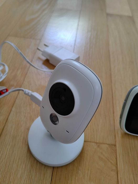 Baby monitor video cu camera si ecran pentru supravegherea bebelusilor