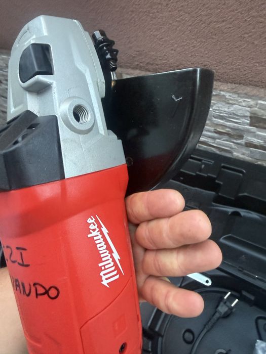 Професионален ъглошлайф Milwaukee AG 22-230 (2200W, 230mm)