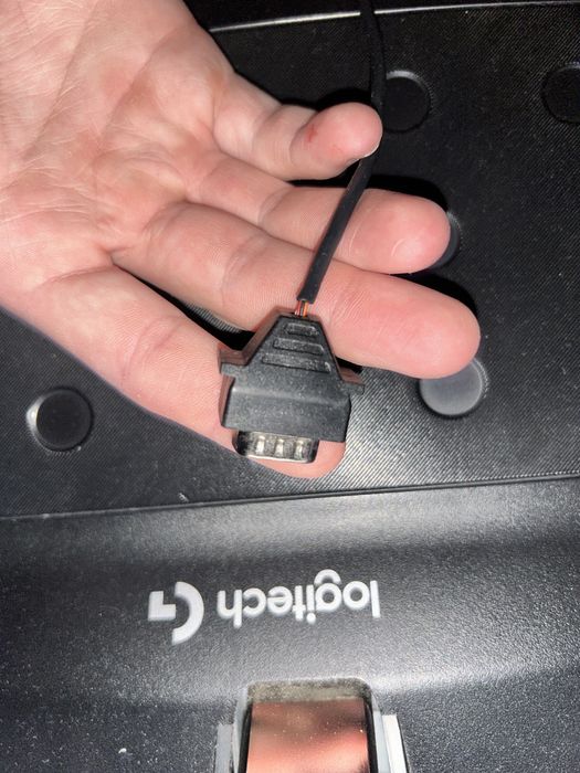 Продаю игровой руль logitech g29